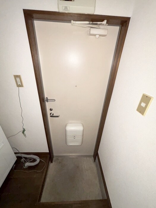 物件内観写真17　(玄関)