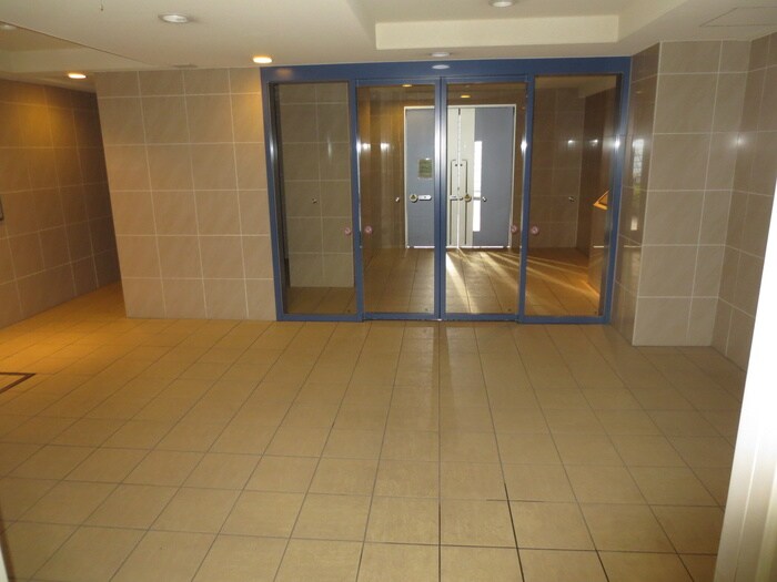 物件外観写真6　(エントランス部分)