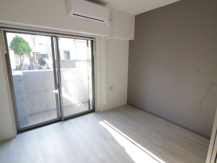 物件内観写真12　(室内からの展望)