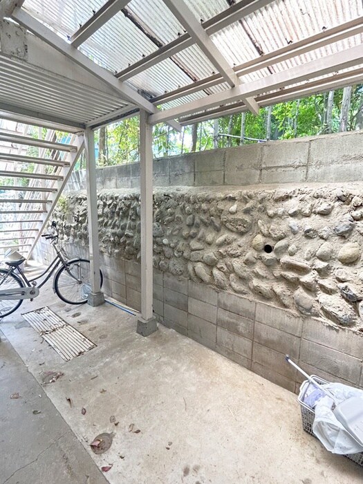 物件外観写真5　(駐輪場)