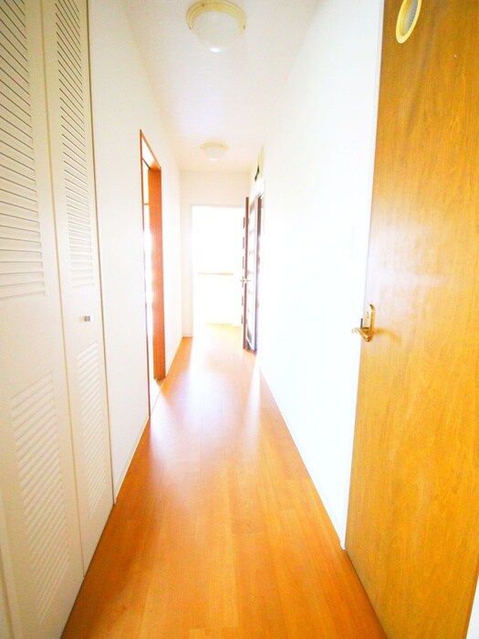 物件内観写真18　(廊下)