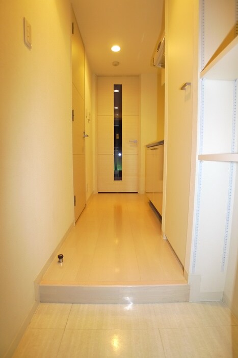 物件内観写真7　(玄関)