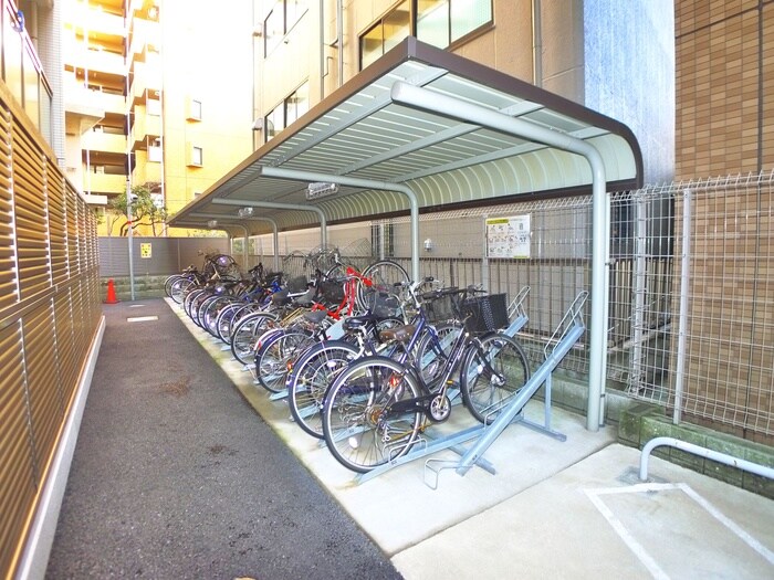 物件外観写真4　(駐輪場)