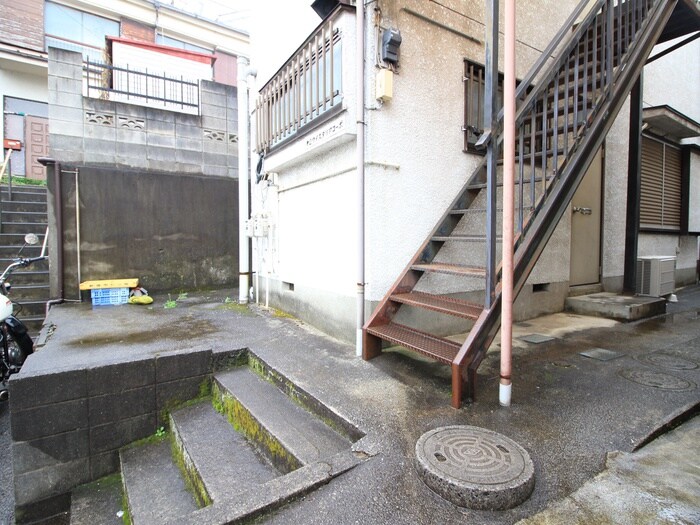 物件外観写真3　(駐輪場)