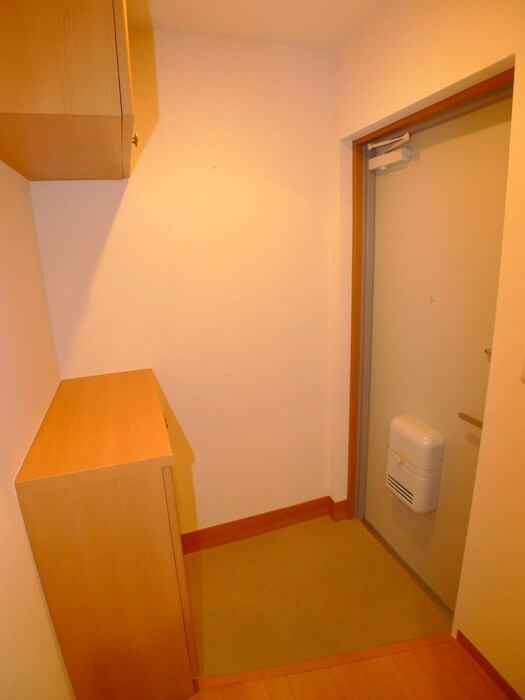 物件内観写真14　(玄関)