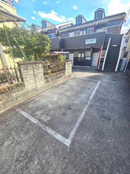 物件外観写真6　(駐車場)