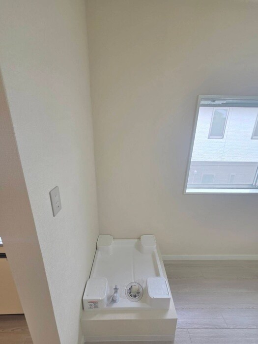 物件内観写真11　(洗濯機置場)