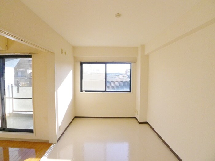 物件内観写真9　(居室)