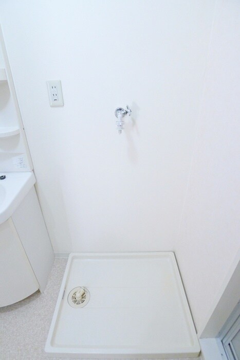 物件内観写真14　(洗濯機置場)