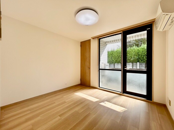 物件内観写真9　(居室)