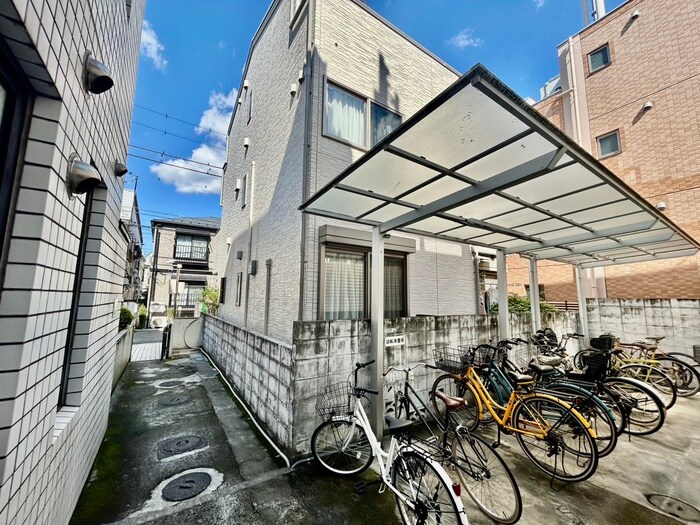 物件外観写真3　(駐輪場)