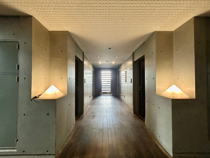 物件外観写真5　(エントランス部分)