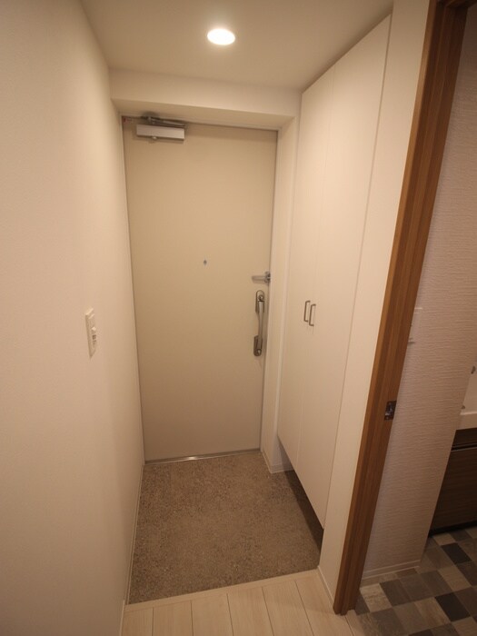 物件内観写真7　(玄関)