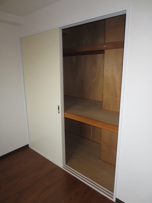 物件内観写真11　(収納)