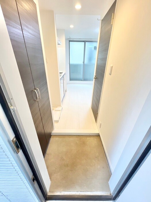 物件内観写真13　(玄関)