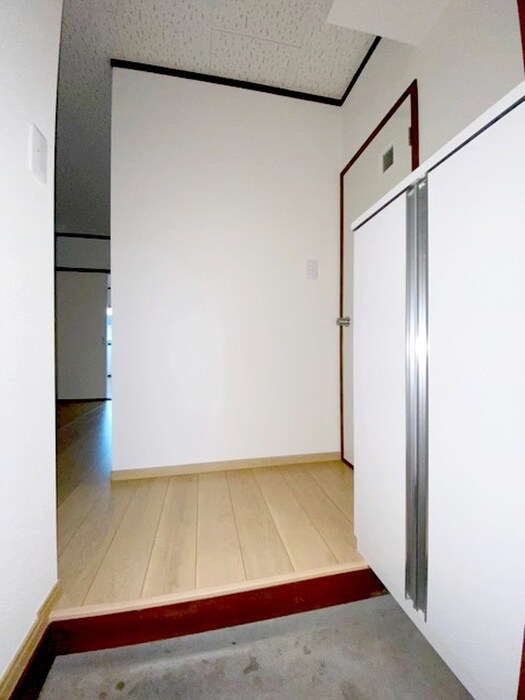 物件内観写真18　(廊下)