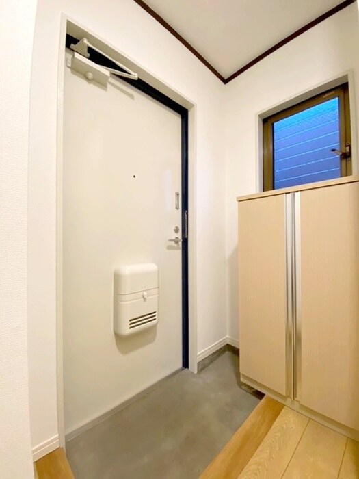 物件内観写真18　(玄関)