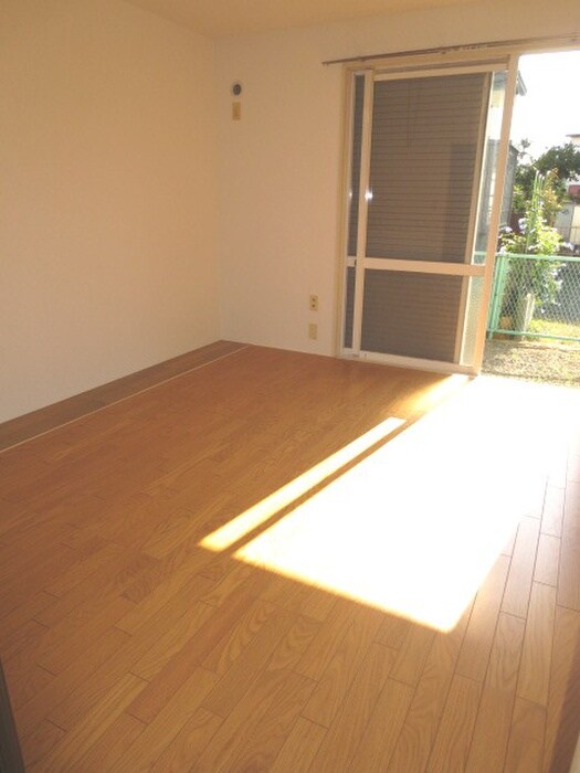 物件内観写真10　(居室)