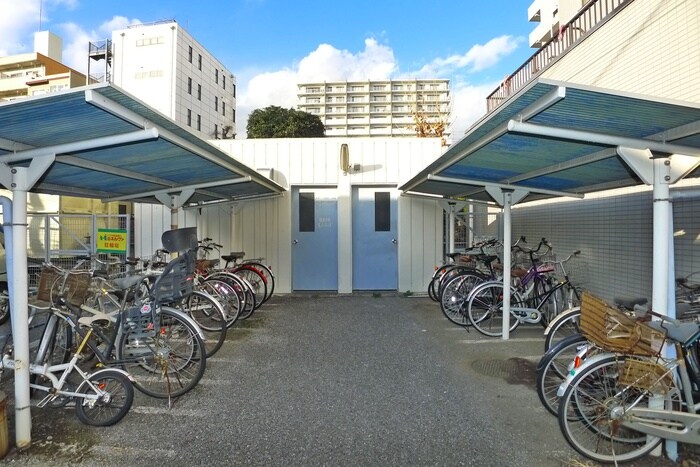 物件外観写真3　(駐輪場)