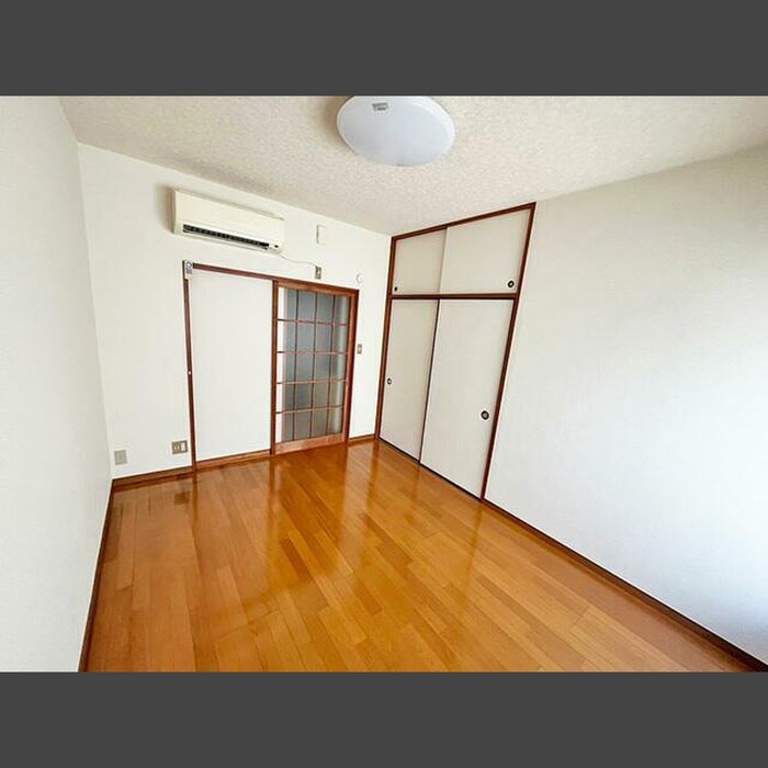 物件内観写真10　(居室)