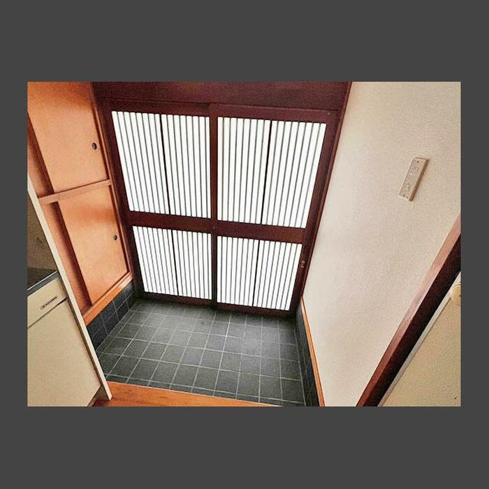 物件内観写真14　(玄関)