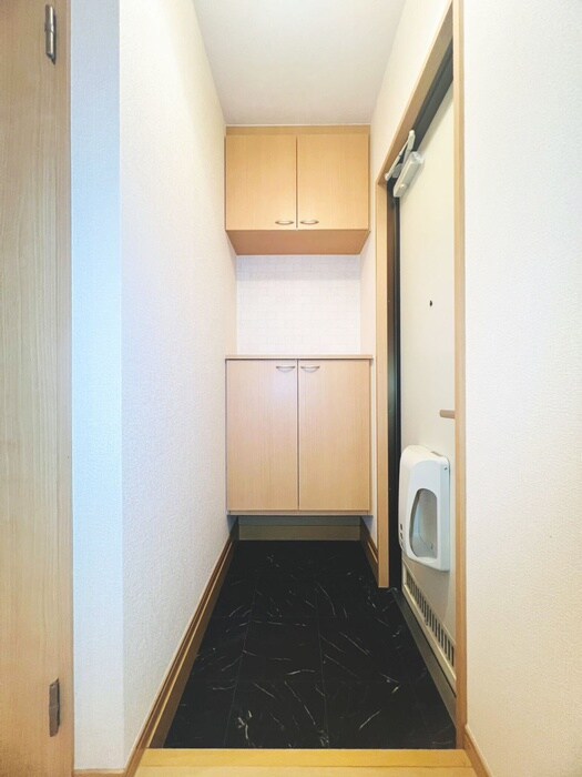 物件内観写真16　(玄関)