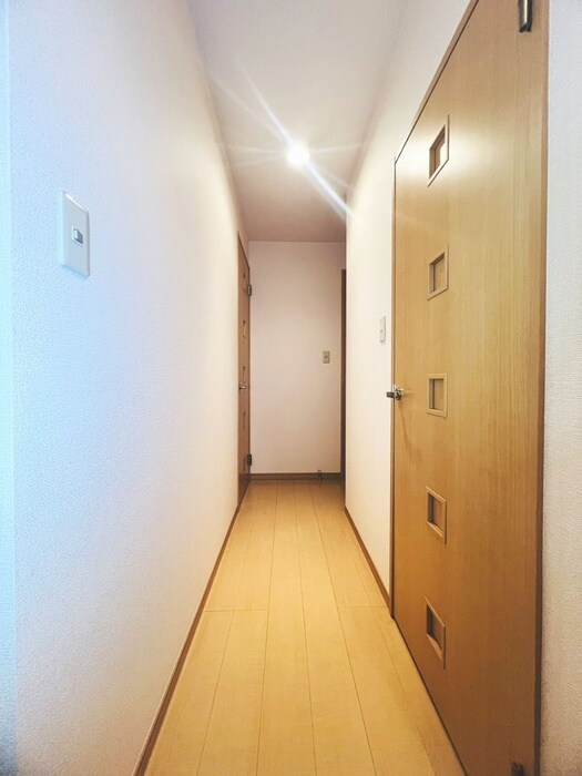 物件内観写真18　(廊下)