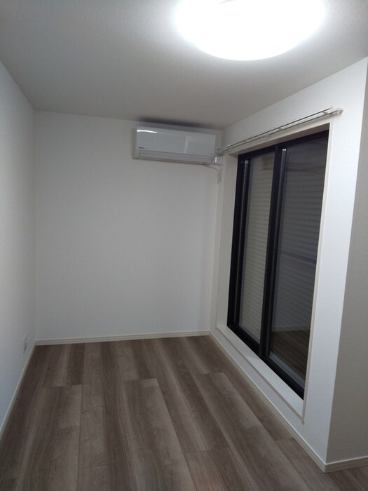 物件内観写真4　(居室)