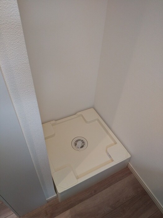 物件内観写真10　(洗濯機置場)