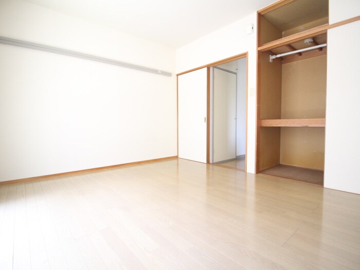 物件内観写真4　(居室)