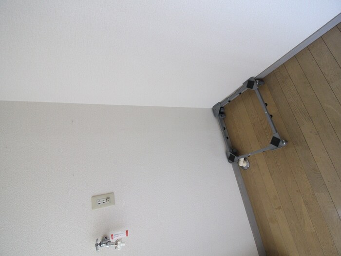 物件内観写真14　(洗濯機置場)