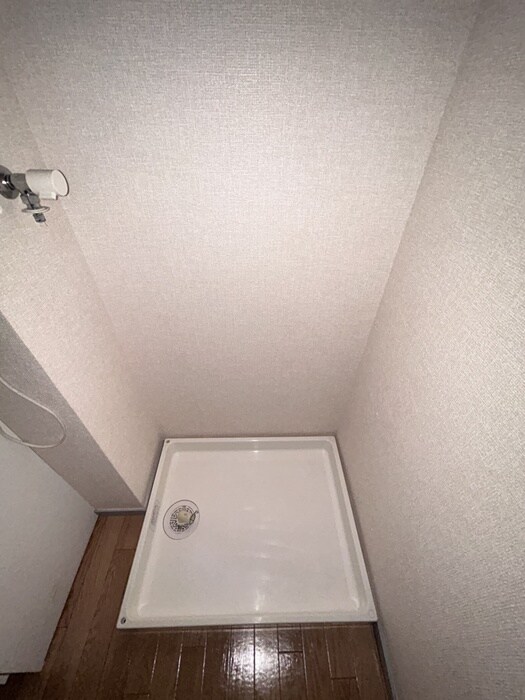 物件内観写真16　(洗濯機置場)