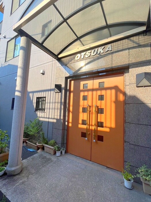 物件外観写真2　(エントランス部分)