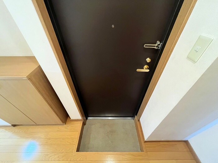 物件内観写真16　(玄関)