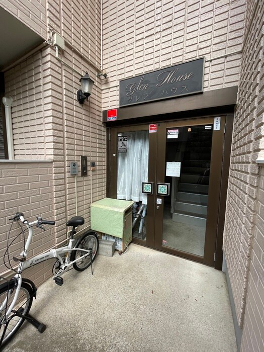 物件外観写真2　(エントランス部分)