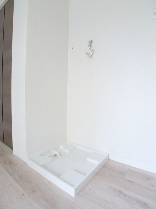 物件内観写真17　(洗濯機置場)