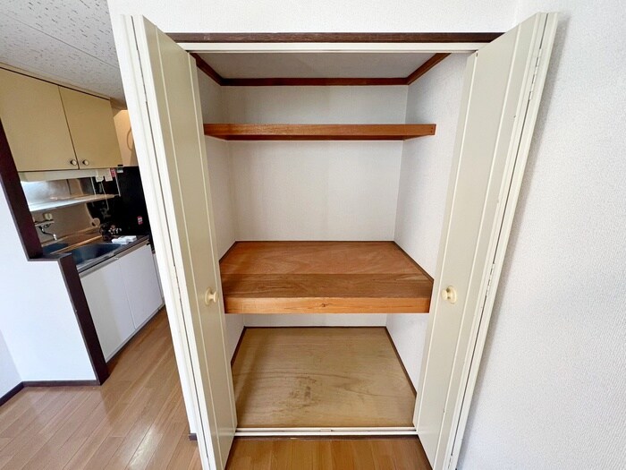 物件内観写真12　(収納)