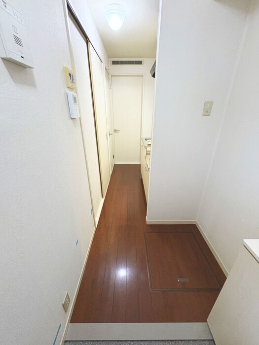 物件内観写真17　(廊下)