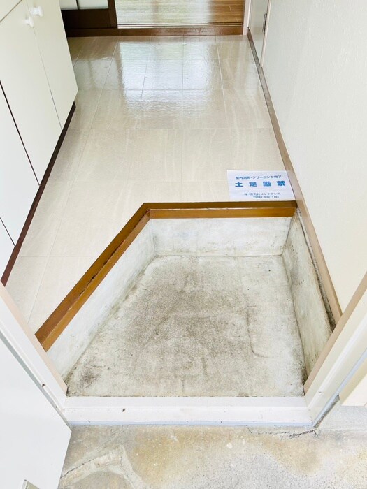 物件内観写真17　(玄関)