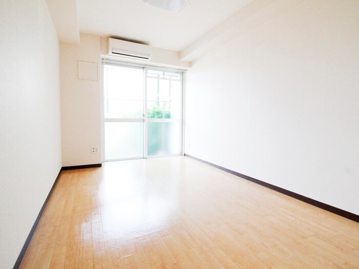 物件内観写真9　(室内からの展望)