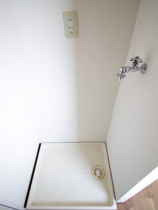 物件内観写真12　(洗濯機置場)