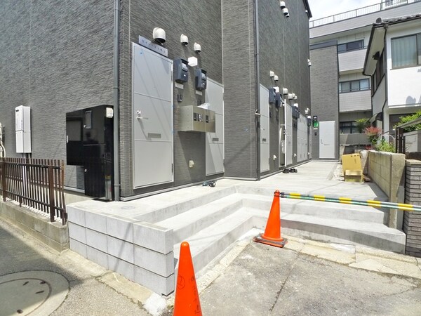 建築中