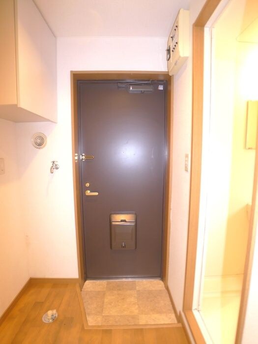 物件内観写真15　(玄関)