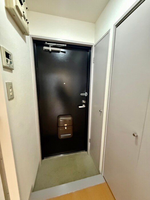 物件内観写真14　(玄関)