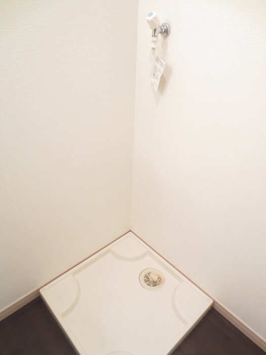 物件内観写真13　(洗濯機置場)