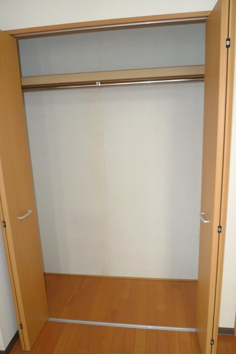 物件内観写真5　(収納)