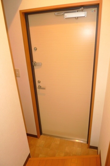 物件内観写真13　(玄関)