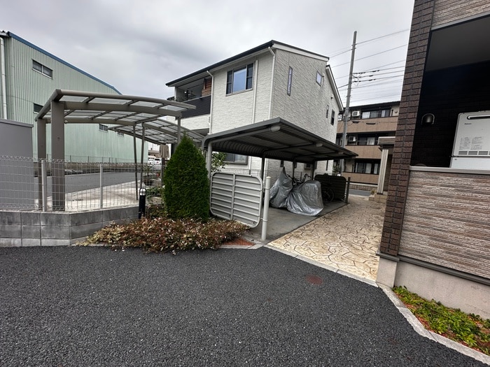 物件外観写真4　(駐輪場)