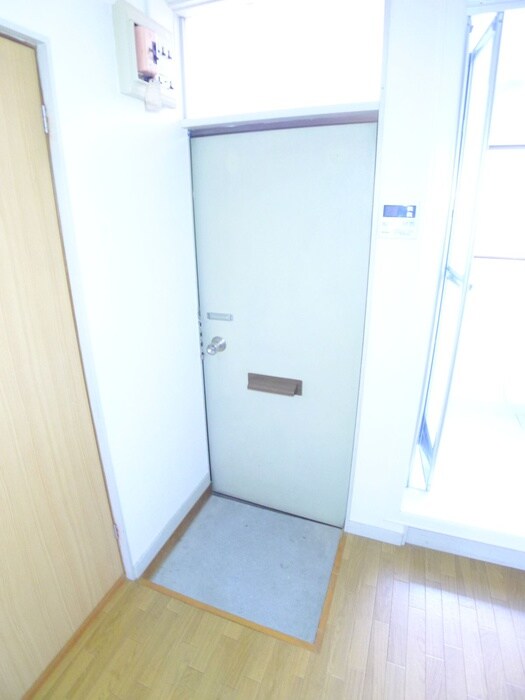 物件内観写真19　(玄関)