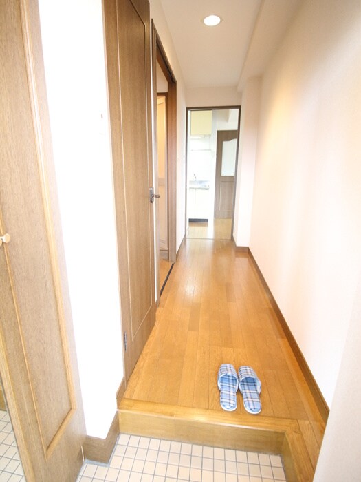 物件内観写真7　(玄関)